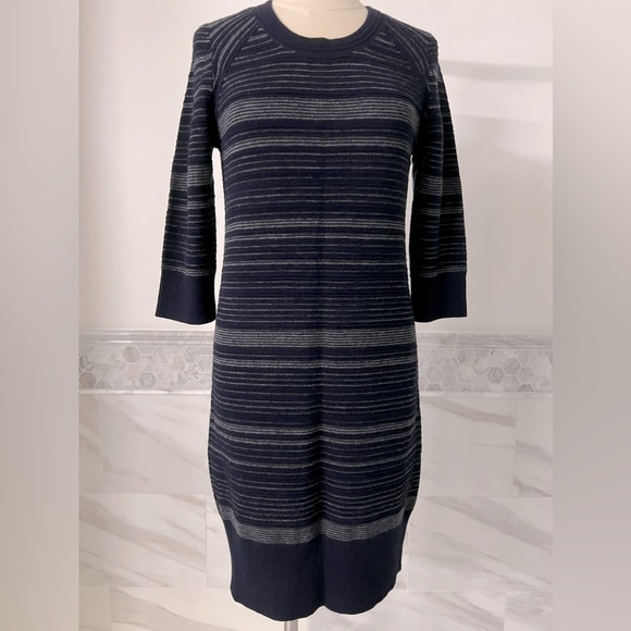 Cremieux Crew Neck Textured Knit Striped Navy Sweater Dress Sz M - Picture 1 of 6